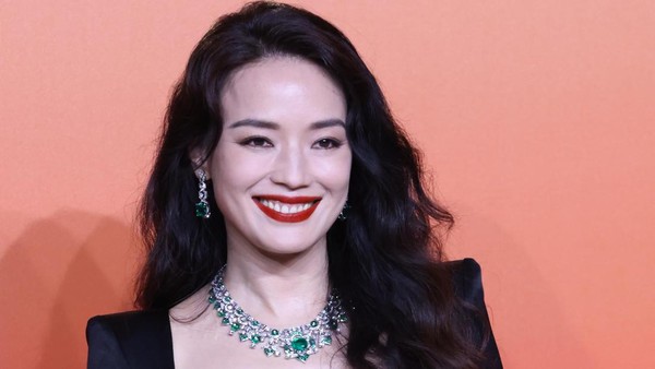 Shu Qi yang Awet Muda Bergaun Ketat