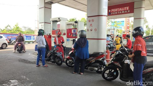 Suasana di salah satu SPBU di Ciamis.