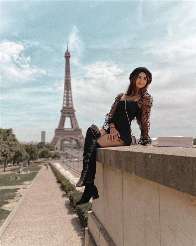 Tanya Pardazi melakukan olahraga ekstrem itu seorang diri di fasilitas penyedia terjun payung, Skydive Toronto. Pihak pengelola menyebut terjadi kecelakaan fatal saat dia hendak mendarat. Foto: Instagram