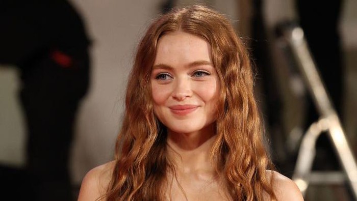 VENICE, ITALY - SEPTEMBER 04: Sadie Sink attends The Whale red carpet at the 79th Venice International Film Festival on September 04, 2022 in Venice, Italy. (Photo by Elisabetta A. Villa/Getty Images)