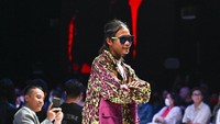 Bonge, bocah Citayam yang dikenal karena sering nongkrong di SCBD beberapa waktu lalu. Kini sosoknya kembali menjadi sorotan karena didapuk menjadi model dalam Jakarta Fashion and Food Festival. Foto: Dok. JF3