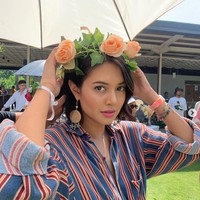 Artis cantik keturunan Belgia itu kini memilih memangkas rambutnya menjadi pendek sedagu. Penampilannya pun jadi terlihat manglingi. Foto: Instagram/@aurelie