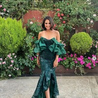 Pada tahun 2008 Aurelie sempat membintangi sinetron bertajuk Hitam Putih. Dalam sinetron tersebut dirinya beradu peran dengan Ricky Harun. Sejak itulah namanya jadi mulai dikenal dan kini telah membintangi sejumlah sinetron, FTV, dan film. Foto: Instagram/@aurelie