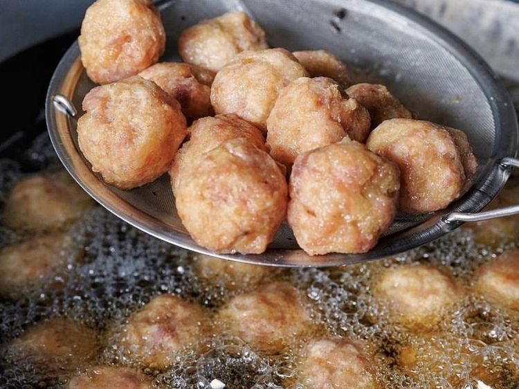 Kriuk Renyah! 20 Bakso Goreng Halal Ada di Sini