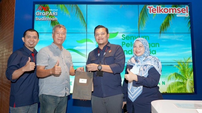 Loyalitas pelanggan merupakan hal terpenting bagi kelangsungan bisnis perusahaan. Aspirasi pelanggan terhadap layanan yang diberikan perusahaan jadi proritas agar segera diimplementasikan.