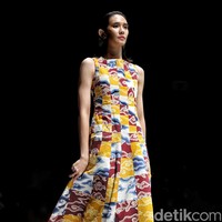 Lebih dari 30 brand dan desainer lokal memamerkan karyanya di JF3 Fashion Festival 2022 yang digelar di La Piazza, Kelapa Gading, Jakarta Utara. Para desainer dan brand lokal ini menghadirkan ragam busana menarik dengan ciri khas masing-masing. Foto: Pradita Utama/Detikcom