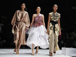 Cinta Produk Dalam Negeri, Lihat Kerennya Busana Lokal di JF3 Fashion Festival