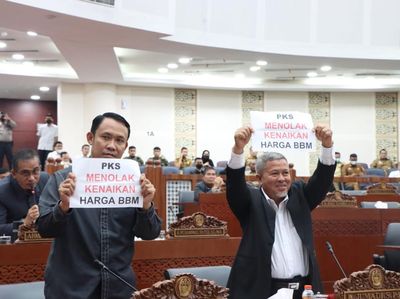 Momen F-PKS DPRD Sumut Tolak Kenaikan Harga BBM di Sidang Paripurna