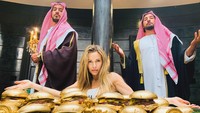 Girls to Buy berkisah tentang kehidupan pekerja seks yang punya karier sebagai penari telanjang yang dikirim ke Dubai. Foto: dok Film Girls to Buy