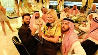 Film Girls to Buy atau dalam bahasa aslinya Dziewczyny z Dubaju, disutradarai oleh Maria Sadowska. Drama ini ditulis oleh Mitja Okorn, Lucas Coleman, dan Peter Pasyk, berdasarkan buku Girls from Dubai. Foto: dok Film Girls to Buy