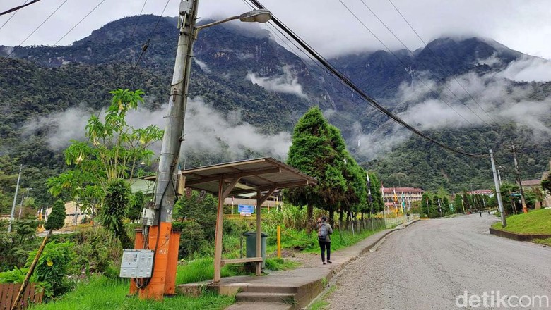 Indahnya Kota Tembagapura, Negeri di Atas Awan yang Mirip Pemukiman di Drakor Distrik Tembagapura terletak di Kabupaten Mimika, Papua. Distrik ini sekilas mirip pemukiman di drama-drama Korea Selatan.