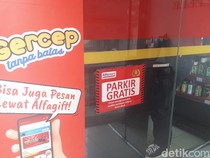 Juru Parkir Minimarket Tak Boleh Minta Uang, tapi Kalau Dikasih Terima