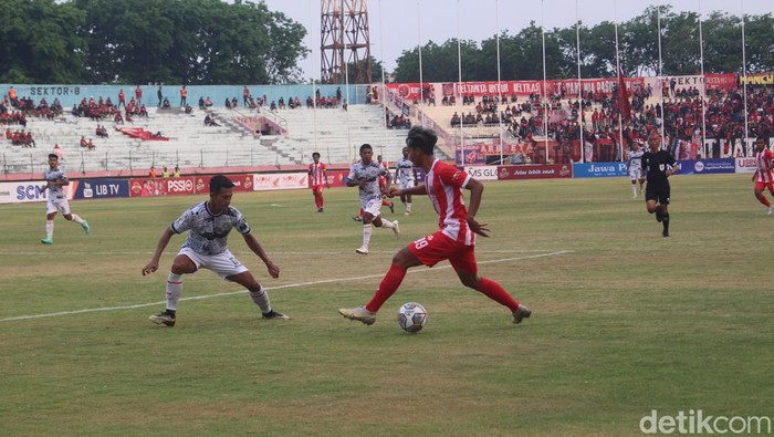 Laga derbi Deltras FC vs Putra Delta Sidoarjo