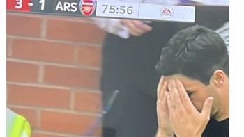 Setelah menang lima laga berurutan, Arteta harus kecewa karena Arsenal dikandaskan 1-3 oleh Manchester United. Foto: Twitter