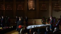 Gorbachev hanya disemayamkan di aula besar dekat Kremlin, yang merupakan pusara para pemimpin Uni Soviet tanpa upacara kenegaraan. Beberapa pemimpin Uni Soviet yang dimakamkan di sana yakni Vladimir Lenin, Joseph Stalin, dan Leonid Brezhnev.