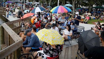 Hingga kini, belum ada keterangan lebih lanjut mengenai waktu pengganti peluncuran roket tersebut. Namun, tanggal yang masih memungkinkan setelah ini adalah Senin atau Selasa pekan depan. (Marco Bello/AFP/Getty Images)  