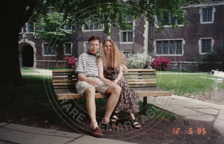 Pacar pertama Elon Musk Pacar pertama Elon Musk