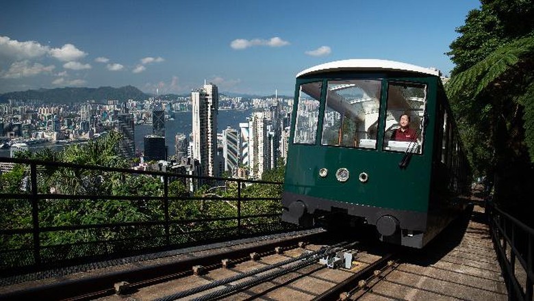 Peak Tram Green Peak Tram Green