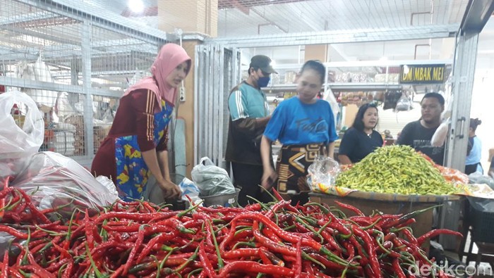 Pedagang di Pasar Legi Solo, Senin (5/9/2022).
