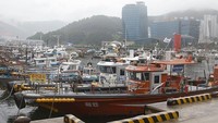 Menurut Badan Meteorologi Korsel, Hinnamor bergerak ke utara dengan kecepatan 19 kilometer per jam. Topan itu diperkirakan akan mencapai perairan Pulau Jeju pada Senin malam waktu setempat. Selanjutnya topan bakal bergerak dan mendarat di 90 kilometer barat daya kota pelabuhan Busan pada Selasa (6/9/2022) pagi.