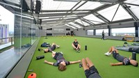 Mengenai angka yang dipublikasikan ini, Gary Neville mengatakan bahwa dunia perdagangan dan saham tidak pernah normal selama dunia berada dalam kondisi pandemi. Ia juga mengungkapkan bahwa bisnis terpukul hebat akibat aturan pembatasan serta lockdown yang diberlakukan.   