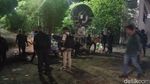 Potret Aksi Bersih-bersih Pascademo Ricuh soal BBM di Depan Kampus UNM