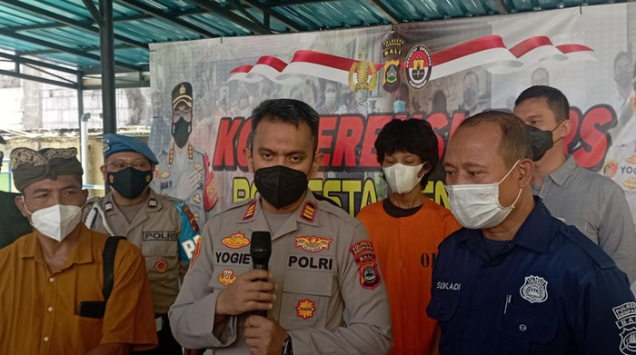 Polsek Kuta merilis kasus pelaku perampokan wanita kenalan medsos.