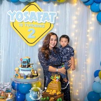 Seperti kebanyakan ibu setelah melahirkan berat badan Puput sempat melonjak. Terungkap baru-baru ini ia dibantu oleh seorang dokter gizi langganan selebriti untuk mengembalikan bobot tubuh yang naik karena kehamilan anak kedua.Foto: Instagram @btpnd