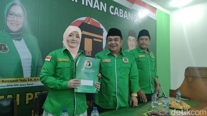 Rani Permata usai mendaftar jadi kader PPP sekaligus bacaleg.