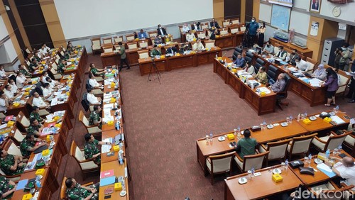 Rapat di Komisi I DPR, Senin (5/9/2022). (Nahda Rizki Utami/detikcom).