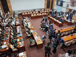 Di Rapat DPR, Mengemuka Isu Panglima TNI-KSAD Tak Harmonis