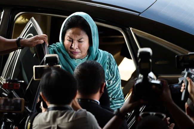 Suami Rosmah Mansor, Najib Razak telah mulai menjalani hukuman penjara 12 tahun. Najib dihukum atas mega skandal korupsi multi miliar dolar di dana negara 1 Malaysia Development Berhad (1MDB). Foto: Dok. Getty Images/AFP