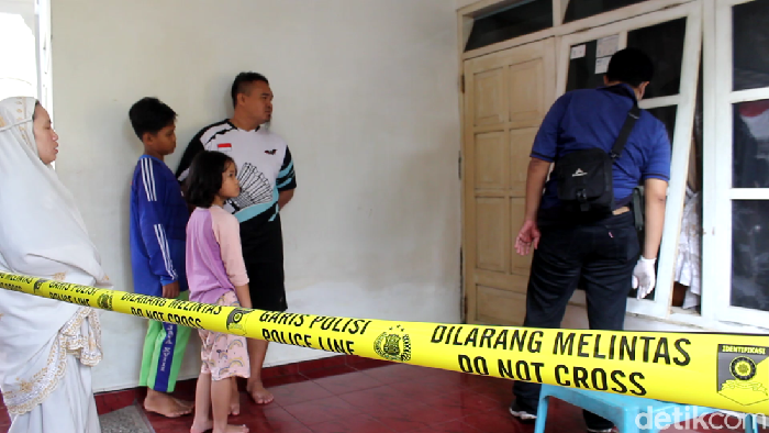 Rumah dokter di Lumajang dipasang garis polisi usai dirampok