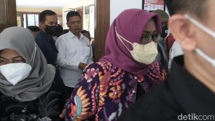 Penampakan Ade Yasin Di Sidang Dugaan Suap Pegawai Bpk Jabar