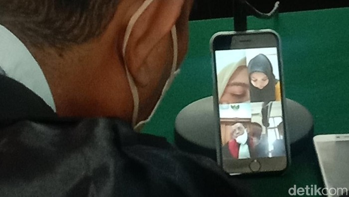 Sidang vonis secara daring ibu pembuang bayi di Sungai Jemur Ngawinan Surabaya