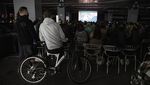 Tempat Parkir di Ukraina Disulap Jadi Bioskop, Begini Penampakannya
