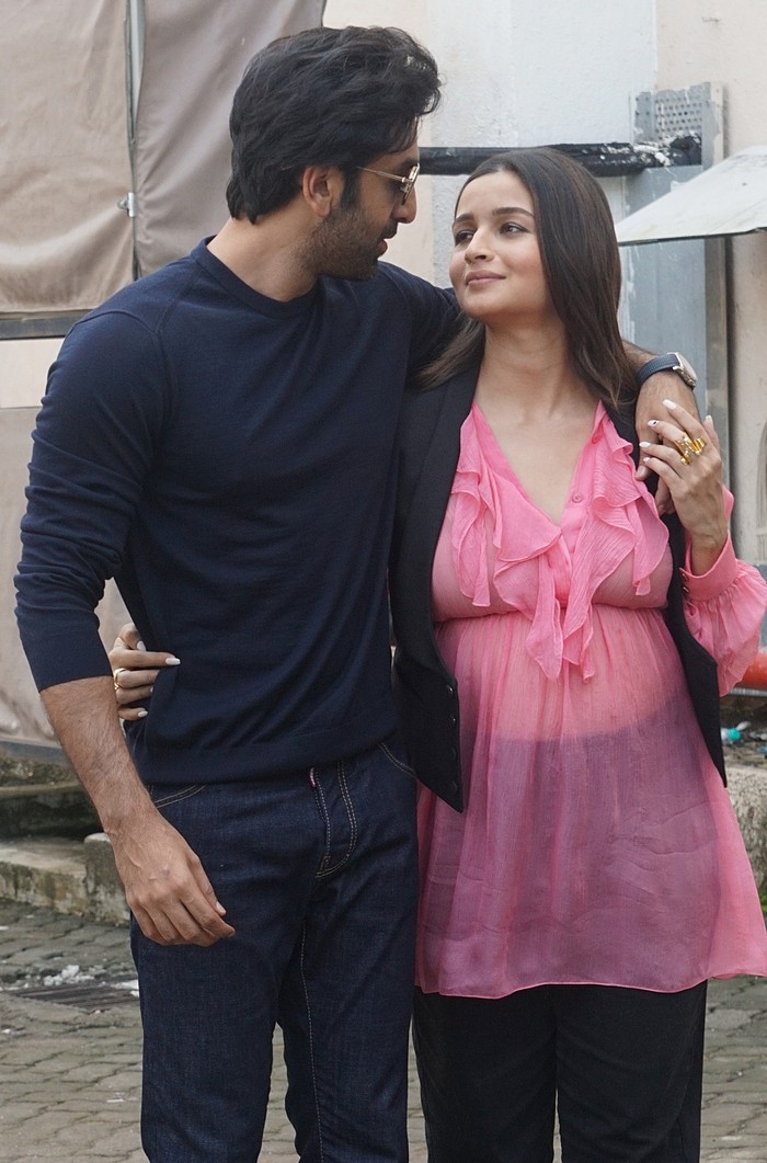 MUMBAI, INDIA - AUGUST 26 : Ranbir Kapoor and Alia Bhatt attend the 'Brahmstra Part One: Shiva' film Photocall on August 26, 2022 in Mumbai, India (Photo by Prodip Guha/Getty Images)