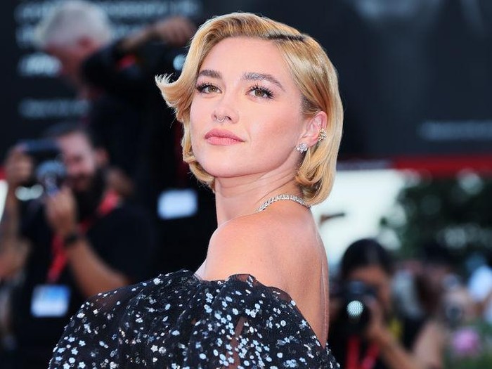 VENICE, ITALY - SEPTEMBER 05: Florence Pugh attends the Dont Worry Darling red carpet at the 79th Venice International Film Festival on September 05, 2022 in Venice, Italy. (Photo by Ernesto Ruscio/Getty Images)