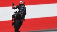 Pebalap asal Italia itu mengaku masih kesulitan beradaptasi dengan motor YZR-M1 meski sudah lebih dari enam bulan membela Yamaha. (AFP/Getty Images/Vladimir Simicek)