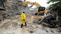 Badan Manajemen Darurat Negara Bagian Lagos mengatakan 2 orang dilaporkan tewas dan upaya penyelamatan terus dilakukan untuk menemukan korban.