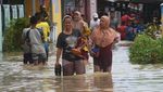 Potret Banjir yang Menerjang Palu, Rumah Terendam-Lansia Dievakuasi
