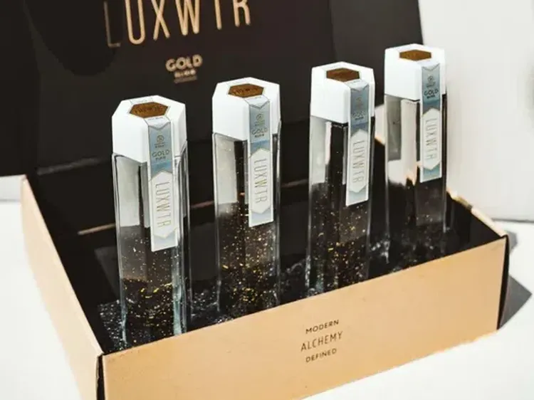 10 Desain Botol Unik Ini Ada yang Bentuk Ikan hingga Berlapis Emas