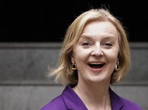 Zelensky Puji PM Baru Inggris Liz Truss, Harapkan Kerja Sama
