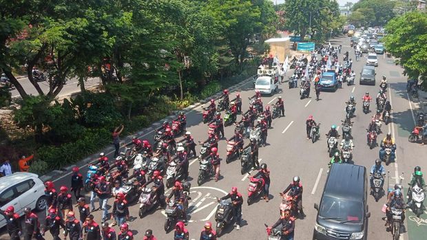 demo buruh tolak bbm