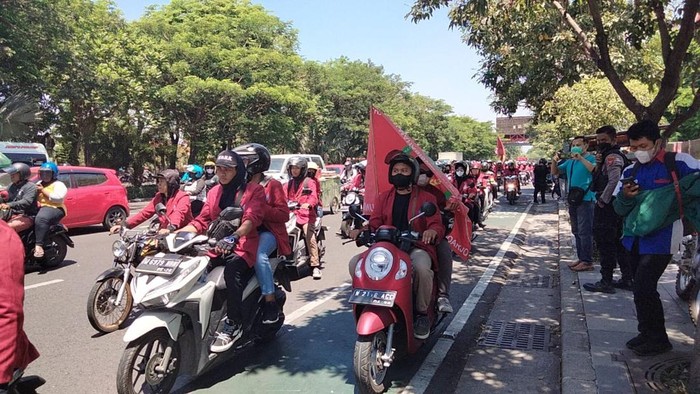 demo buruh tolak kenaikan bbm