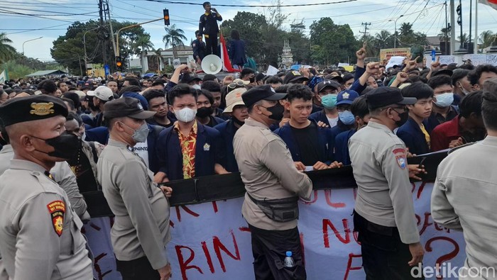 Demo menolak BBM naik di Bengkulu