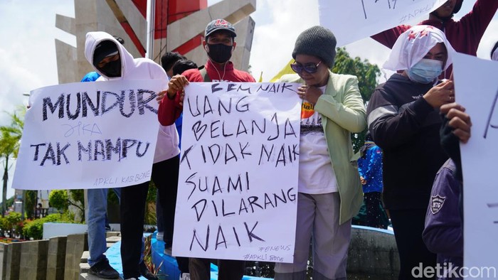 Demo tolak kenaikan harga BBM di Bone. (Agung/detikSulsel)