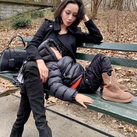 Sebelum dipenjara karena terlibat kasus suap, Pinangki tampil stylish saat berwisata ke luar negeri. Dia juga disebut-sebut menjalani operasi plastik di Amerika Serikat sehingga wajahnya terlihat glowing. Foto: Dok. Instagram @pinangkit.