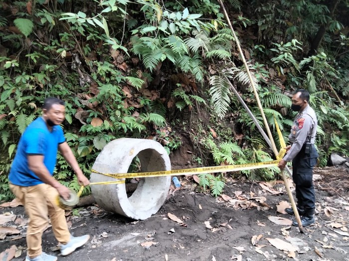 Gorong-gorong yang menimpa pengawas proyek hotel PT Swarga Loka Resort hingga tewas di Banjar Singaperang, Desa Buahan Kaja, Kecamatan Payangan Kabupaten Gianyar.