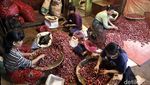 Suasana Terkini di Pasar Induk Kramat Jati Usai Harga BBM Dinaikkan